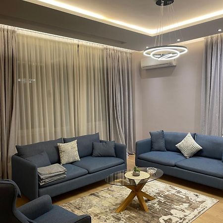 Lux Apartment Tirana Buitenkant foto