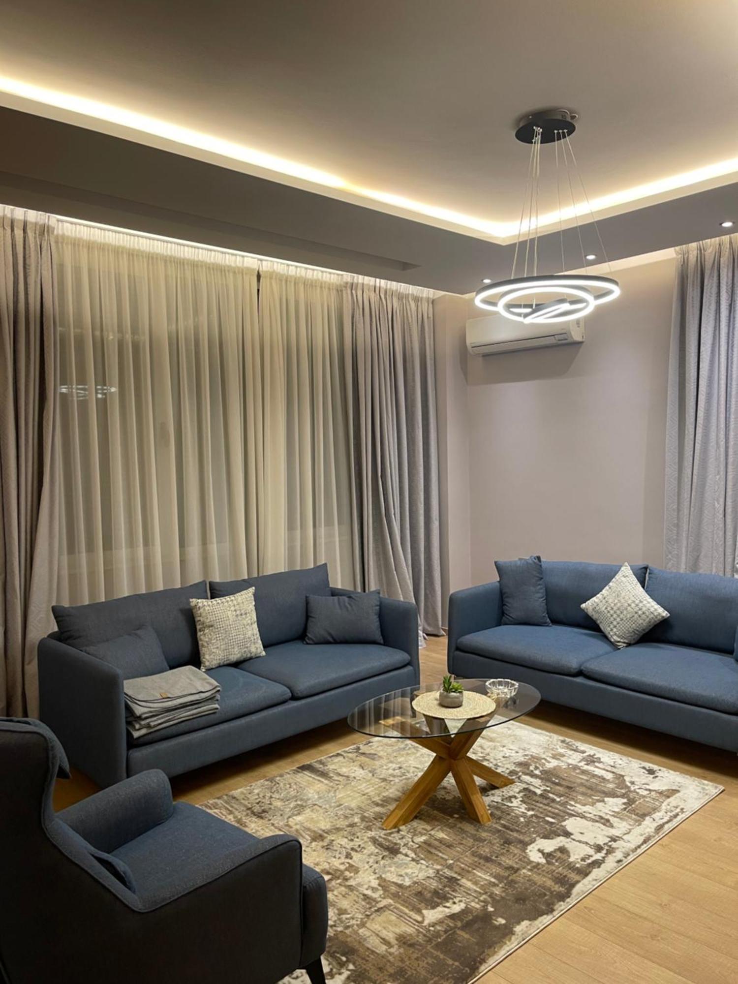 Lux Apartment Tirana Buitenkant foto