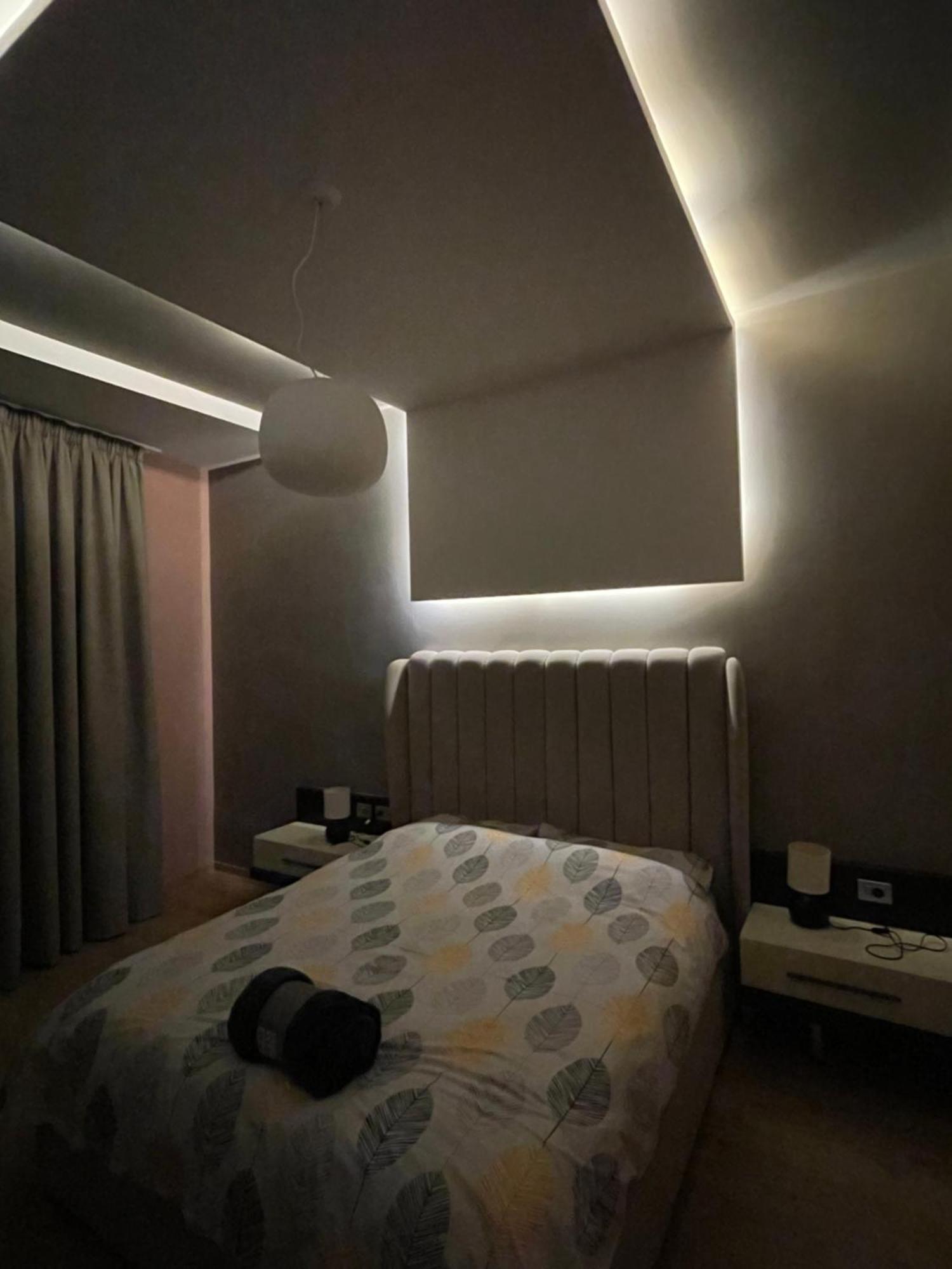 Lux Apartment Tirana Buitenkant foto