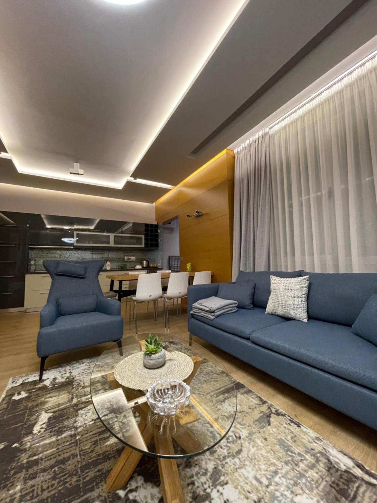 Lux Apartment Tirana Buitenkant foto